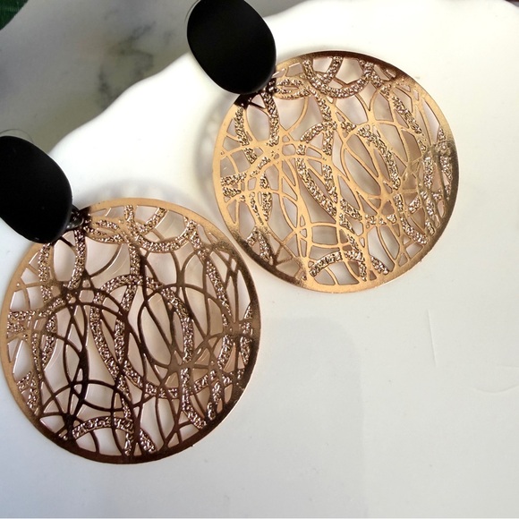 2/$30🌵 Gold Twist Spiral Flat Disc Hoop Earrings Classic Black Jewelry Gift NEW - Picture 3 of 9